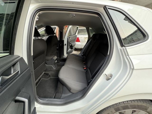 ★最美白色1.0渦輪智能特仕版~僅跑4萬多低里程，IKEY.ACC.盲點.LED頭燈.CARPLAY導航，認證車原鈑★  第3張相片