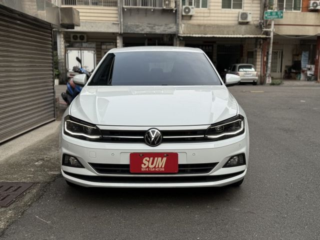 ★最美白色1.0渦輪智能特仕版~僅跑4萬多低里程，IKEY.ACC.盲點.LED頭燈.CARPLAY導航，認證車原鈑★  第18張相片