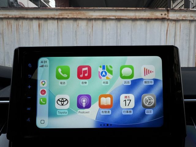 ★高規豪華版~僅跑1萬多低里程~IKEY.LV2.CARPLAY導航.恆溫，類新車最好照顧的顏色，認證車原鈑，原廠保固★  第14張相片