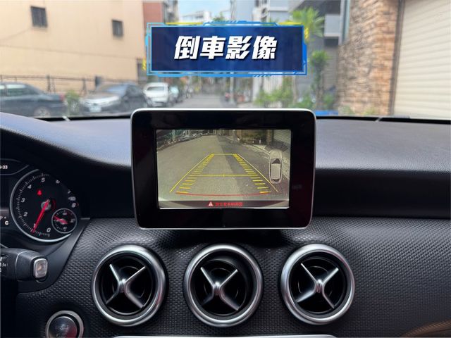 ★超級美車僅跑8萬多/最美白色系/認證車原鈑件~IKEY.換檔撥片.電動椅.LED頭燈.9氣囊.定速，可全額貸款★  第13張相片