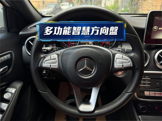 ★超級美車僅跑8萬多/最美白色系/認證車原鈑件~IKEY.換檔撥片.電動椅.LED頭燈.9氣囊.定速，可全額貸款★  第16張相片