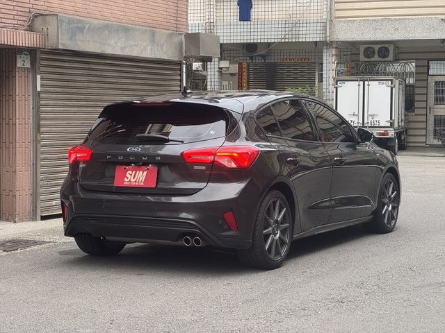★LOMMEL賽道版~認證車原鈑件，原廠大包.德制18吋鋁圈.智能LED頭燈.LV2.B&O音響.電動椅.盲點，可全貸★  第2張相片