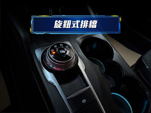 ★超美ST-LINE運動版~僅跑8萬多，認證車原鈑件，原廠大包.IKEY.LV2.盲點.HUD.B&O音響.LED頭燈★  第14張相片