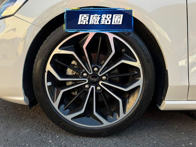 ★超美ST-LINE運動版~僅跑8萬多，認證車原鈑件，原廠大包.IKEY.LV2.盲點.HUD.B&O音響.LED頭燈★  第19張相片
