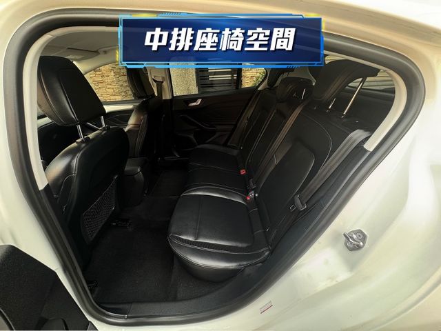 ★挑戰全台最低價~年底車12月出廠，最美白色系，認證車原鈑件，盲點.定速.CARPLAY導航.倒車顯影.防滑，可全額貸★  第4張相片