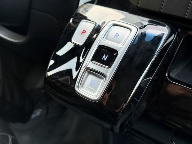 ★9人座高規雙電滑門(含感應功能)~IKEY.倒車顯影.無線CARPLAY.防滑系統，認證車原鈑件，可全額貸款★  第20張相片