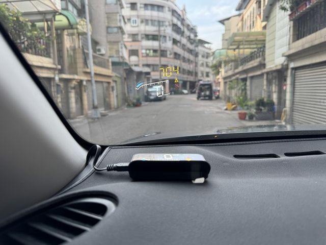 ★未滿一年車僅跑6千~最頂規GLC版，認證車原鈑件，全台最低價，全景天窗.感應尾門.LV2.環景影像.盲點，原廠保固中★  第9張相片