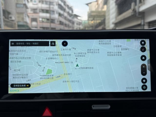 ★未滿一年車僅跑6千~最頂規GLC版，認證車原鈑件，全台最低價，全景天窗.感應尾門.LV2.環景影像.盲點，原廠保固中★  第14張相片