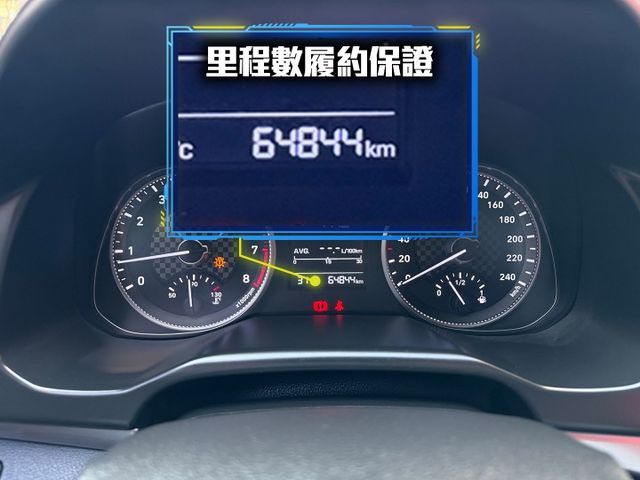 ★末代ELANTRA超低里程+升級影音全配~定速.防滑系統.6氣囊.導航.倒車顯影.CARPLAY，認證車原鈑件可全貸★  第6張相片