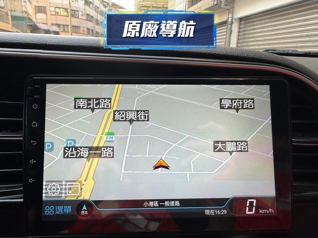 ★末代ELANTRA超低里程+升級影音全配~定速.防滑系統.6氣囊.導航.倒車顯影.CARPLAY，認證車原鈑件可全貸★  第15張相片
