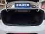 ★末代ELANTRA超低里程+升級影音全配~定速.防滑系統.6氣囊.導航.倒車顯影.CARPLAY，認證車原鈑件可全貸★  第20張縮圖