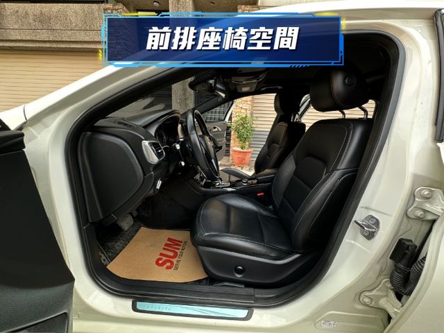 ★末代Q30 1.6渦輪頂級風尚版~低里程認證車原鈑，IKEY.環景.ACC.AEB.盲點.雙電動椅.車道偏移，可全貸★  第3張相片