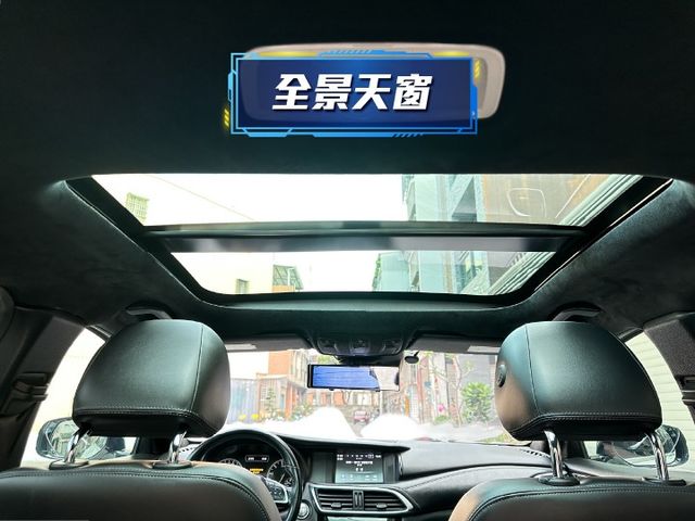 ★末代Q30 1.6渦輪頂級風尚版~低里程認證車原鈑，IKEY.環景.ACC.AEB.盲點.雙電動椅.車道偏移，可全貸★  第11張相片