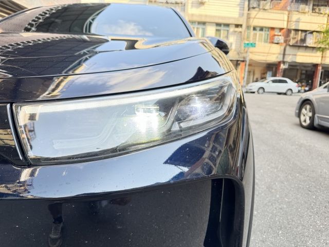 ★全程原廠保養/該換都已換~底盤猶如新車無聲無息，內裝外觀非常美觀，全車原鈑件認證車，開過電動車就回不去了★  第11張相片
