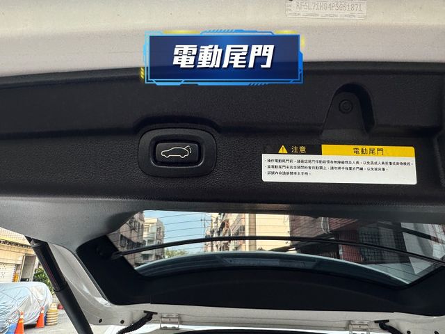 ★改款NEO車型外表更好看~僅跑4萬多雙色黑車頂，IKEY.環景.ACC.電尾門.盲點.CARPLAY.HUD，原鈑件★  第20張相片