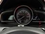 ★僅跑8萬頂級版車型+升級鋼鐵灰/衛星導航~IKEY.HUD.盲點.倒車顯影.車道偏移.AEB.LED頭燈，認證車原鈑★  第5張縮圖