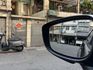 ★僅跑8萬頂級版車型+升級鋼鐵灰/衛星導航~IKEY.HUD.盲點.倒車顯影.車道偏移.AEB.LED頭燈，認證車原鈑★  第16張縮圖