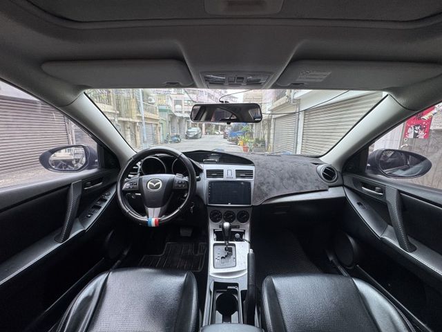 ★超帥四門馬三~認證車原鈑件，里程跑少，升級影音全配，HID.換檔撥片.導航.CARPALY.倒車顯影.HUD，可全貸★  第5張相片