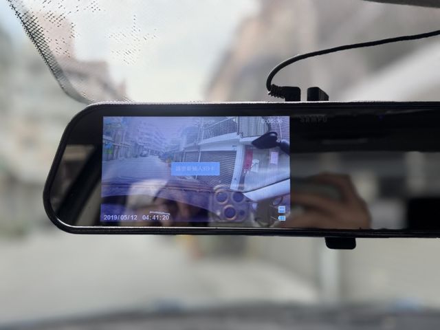 ★超帥四門馬三~認證車原鈑件，里程跑少，升級影音全配，HID.換檔撥片.導航.CARPALY.倒車顯影.HUD，可全貸★  第19張相片