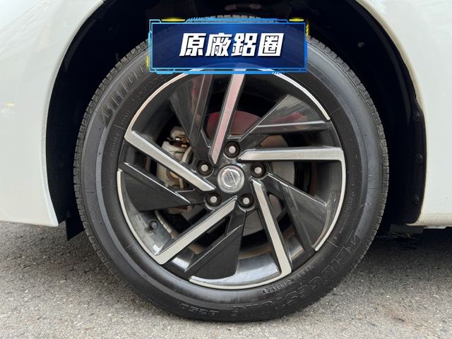 ★全台最低價~運動J版，最美白色系，認證車原鈑件，IKEY.定速.LED頭燈.CARPALY導航.盲點，原廠保養紀錄★  第16張相片