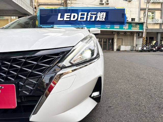 ★全台最低價~運動J版，最美白色系，認證車原鈑件，IKEY.定速.LED頭燈.CARPALY導航.盲點，原廠保養紀錄★  第19張相片