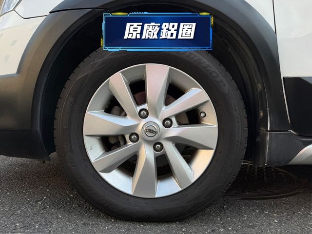 ★精裝影音版~認證車原鈑件，衛星導航.數位電視.倒車顯影.胎壓偵測.前雷達，最美白色系，可全額貸款★  第16張相片