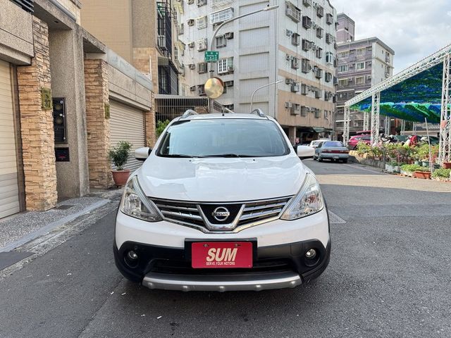 ★精裝影音版~認證車原鈑件，衛星導航.數位電視.倒車顯影.胎壓偵測.前雷達，最美白色系，可全額貸款★  第17張相片