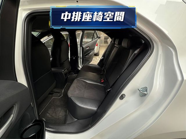 ★超美旗艦版+精裝影音特仕~僅跑2.8萬，認證車原鈑件~電動椅.盲點.HUD.換檔撥片.導航.CARPLAY，可全貸★  第4張相片