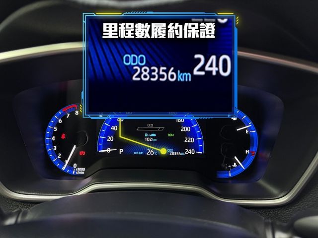 ★超美旗艦版+精裝影音特仕~僅跑2.8萬，認證車原鈑件~電動椅.盲點.HUD.換檔撥片.導航.CARPLAY，可全貸★  第6張相片