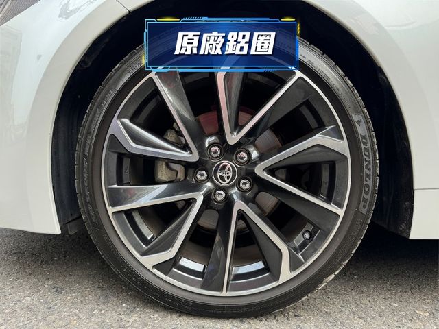 ★超美旗艦版+精裝影音特仕~僅跑2.8萬，認證車原鈑件~電動椅.盲點.HUD.換檔撥片.導航.CARPLAY，可全貸★  第18張相片