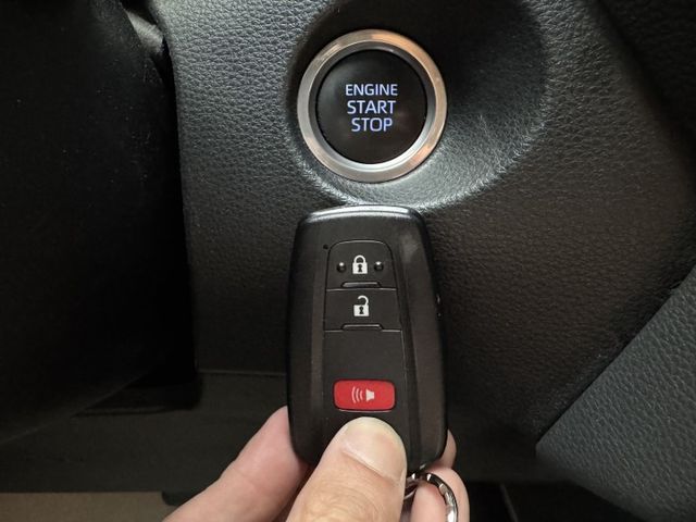 ★超美白色豪華版+升級10萬雙精裝特仕~僅跑6萬，IKEY.LV2.導航.CARPLAY.HUD.迎賓踏板，認證車原鈑★  第11張相片