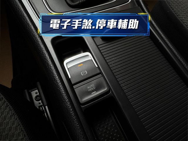 ★1.4渦輪CL版~省油省稅大動能，IKEY.ACC.AEB.LED頭燈.CARPLAY導航.倒車顯影，認證車原鈑件★  第12張相片