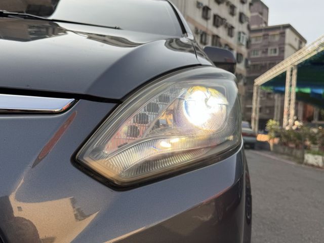 ★超高CP值七人商務休旅車高階尊爵版~僅跑8萬，環景影像.電動滑門.HID頭燈.IKEY.定速，認證車原鈑件，可全額貸★  第19張相片