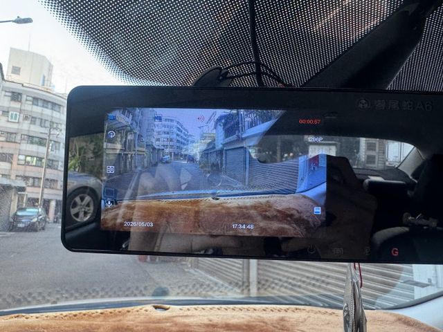 ★秒殺價~4門空間更大更好用，認證車原鈑件，升級大螢幕安卓影音，導航.網路電視.定速.倒車顯影.CARPLAY.防滑★  第10張相片