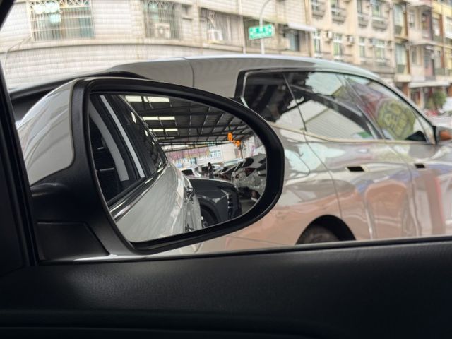 ★1.6渦輪行家首選~省油低稅大動能，IKEY.定速.電動椅.倒車顯影.盲點偵測，認證車原鈑件，可全額貸款★  第8張相片