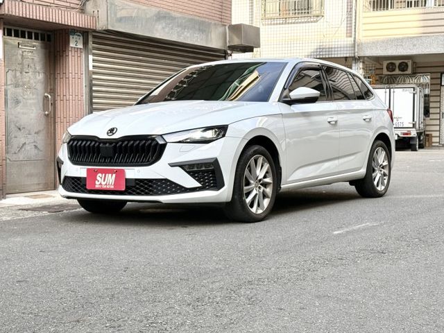 ★小改款1.5渦輪豪華菁英版+升級駕駛樂趣套件/6年延長保固~便宜新車40萬，認證車原鈑件，LV2.電尾門.多光束頭燈★  第1張相片