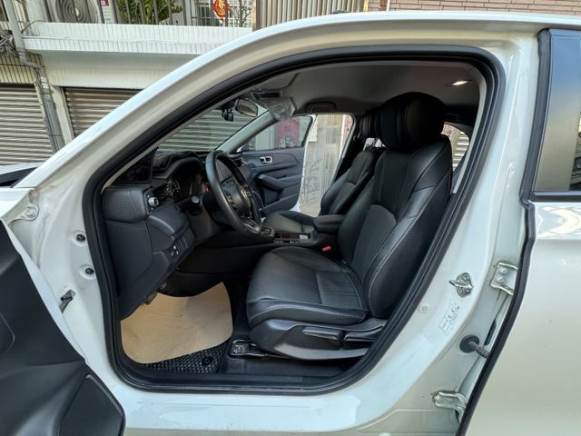 ★現省20幾萬最美白色系HRV~認證車原鈑件，原廠保養紀錄，IKEY.LV2.LED頭燈.CARPLAY，原廠保固中★  第3張相片