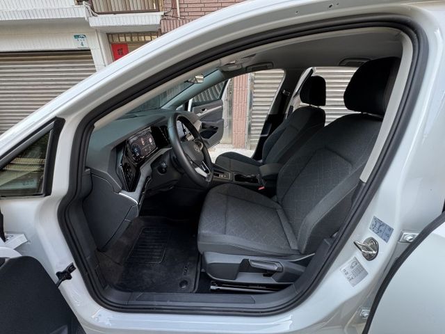 ★1.5渦輪僅跑2萬多超級美車~認證車原鈑件，IKEY.LV2.盲點.換檔撥片.CARPLAY.LED頭燈，可全額貸★  第5張相片
