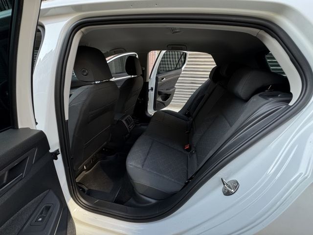 ★1.5渦輪僅跑2萬多超級美車~認證車原鈑件，IKEY.LV2.盲點.換檔撥片.CARPLAY.LED頭燈，可全額貸★  第6張相片