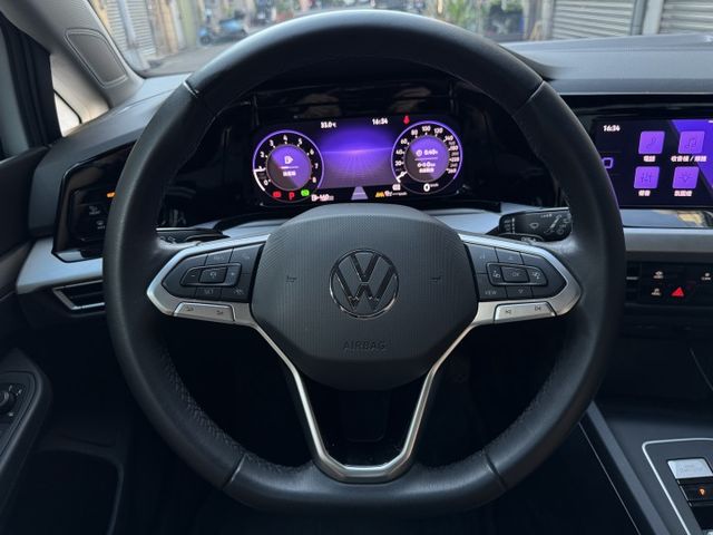 ★1.5渦輪僅跑2萬多超級美車~認證車原鈑件，IKEY.LV2.盲點.換檔撥片.CARPLAY.LED頭燈，可全額貸★  第10張相片