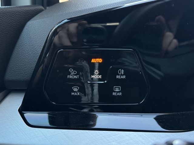 ★1.5渦輪僅跑2萬多超級美車~認證車原鈑件，IKEY.LV2.盲點.換檔撥片.CARPLAY.LED頭燈，可全額貸★  第11張相片