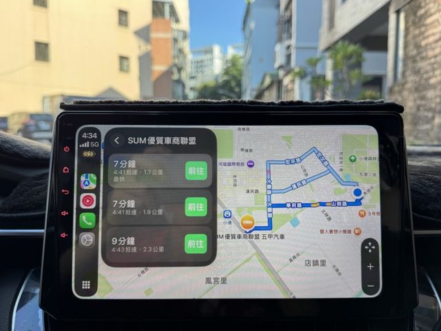 ★僅跑5萬公里豪華版+精裝影音~IKEY.ACC.車道維持.CARPLAY.倒車顯影.導航.自動頭燈，認證車原鈑可全貸★  第14張相片
