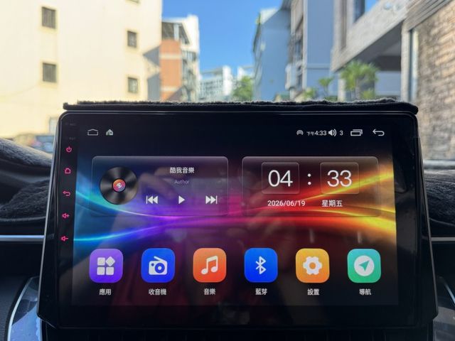 ★僅跑5萬公里豪華版+精裝影音~IKEY.ACC.車道維持.CARPLAY.倒車顯影.導航.自動頭燈，認證車原鈑可全貸★  第15張相片
