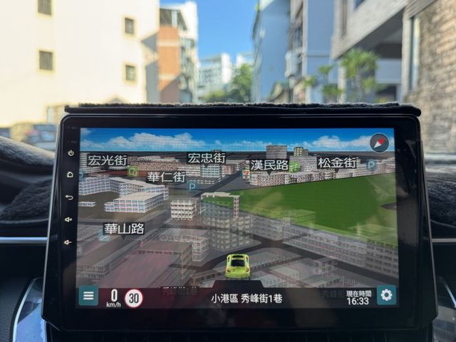 ★僅跑5萬公里豪華版+精裝影音~IKEY.ACC.車道維持.CARPLAY.倒車顯影.導航.自動頭燈，認證車原鈑可全貸★  第16張相片