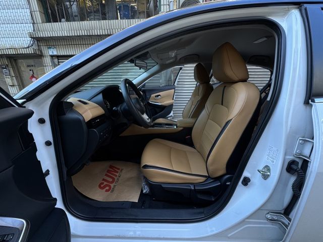 ★稀有選配雙車色/雙色內裝~認證車原鈑件，原廠保養紀錄，IKEY.環景.ACC.盲點.LED.CARPLAY，原廠保固★  第4張相片