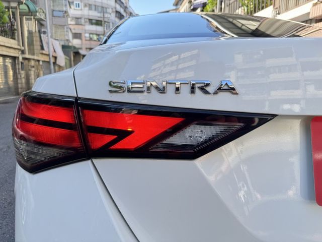 ★稀有選配雙車色/雙色內裝~認證車原鈑件，原廠保養紀錄，IKEY.環景.ACC.盲點.LED.CARPLAY，原廠保固★  第18張相片