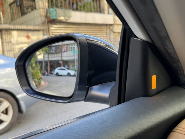 ★稀有選配雙車色/雙色內裝~認證車原鈑件，原廠保養紀錄，IKEY.環景.ACC.盲點.LED.CARPLAY，原廠保固★  第20張相片