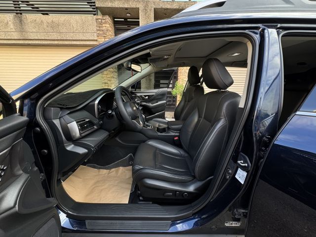 ★秒殺價~全新改款新車型/新內裝，配備大升級，HK音響.LV2.雙電動椅.電尾門.CARPLAY.盲點.LED，可全貸★  第3張相片