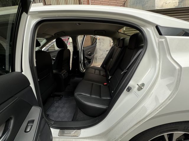 ★僅跑4萬超級美車~認證車原鈑件，IKEY.ACC.環景.車道偏移.CARPLAY.盲點.電子後視鏡.HUD.LED★  第4張相片