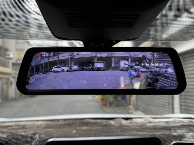 ★僅跑4萬超級美車~認證車原鈑件，IKEY.ACC.環景.車道偏移.CARPLAY.盲點.電子後視鏡.HUD.LED★  第12張相片